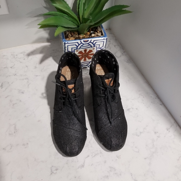 👢TOMS ANKLE WEDGE BOOTIES - Picture 2 of 7